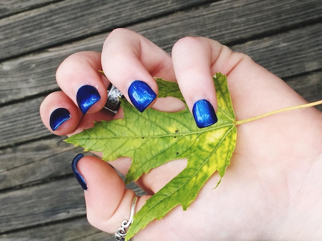 Paznokcie modne sezonu które zachwycają naturalnością