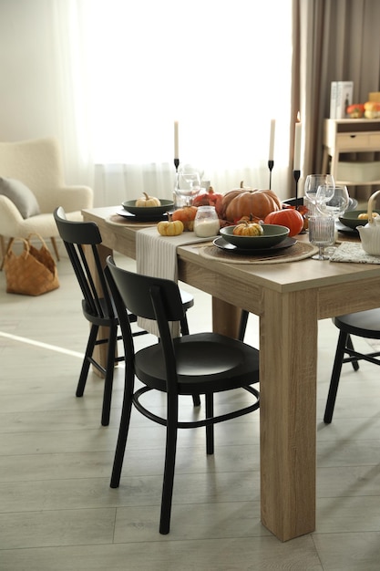 Krzesła składane Ikea które warto mieć w domu