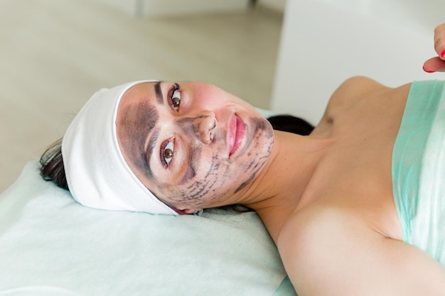 Peeling do włosów dla zdrowej i lśniącej skóry głowy