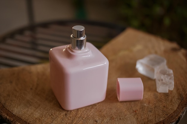 Pojemnik na perfumy idealny do codziennego użytku
