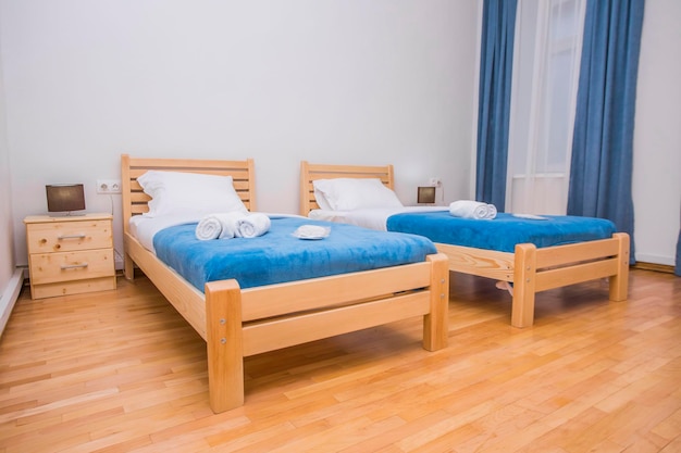 Łóżko drewniane 120×200 które odmieni twoją sypialnię