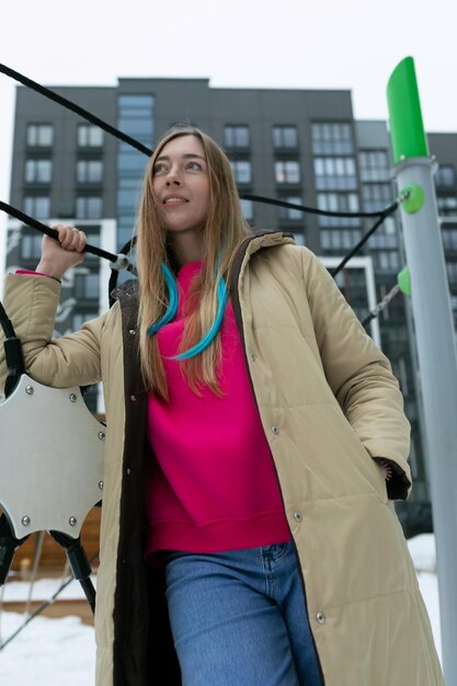 Trendy jesień zima które warto znać tego sezonu