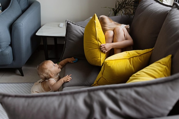 Sofa z funkcją spania IKEA wygodna i praktyczna opcja