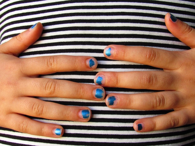 Manicure francuski perfekcyjny krok po kroku